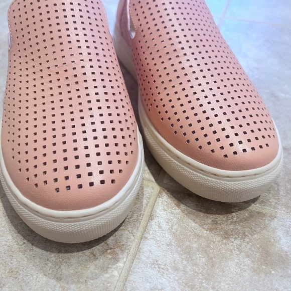 🆕 Hush Puppies Manda perforated leather slip on sneakers flats blush pink - Picture 4 of 12